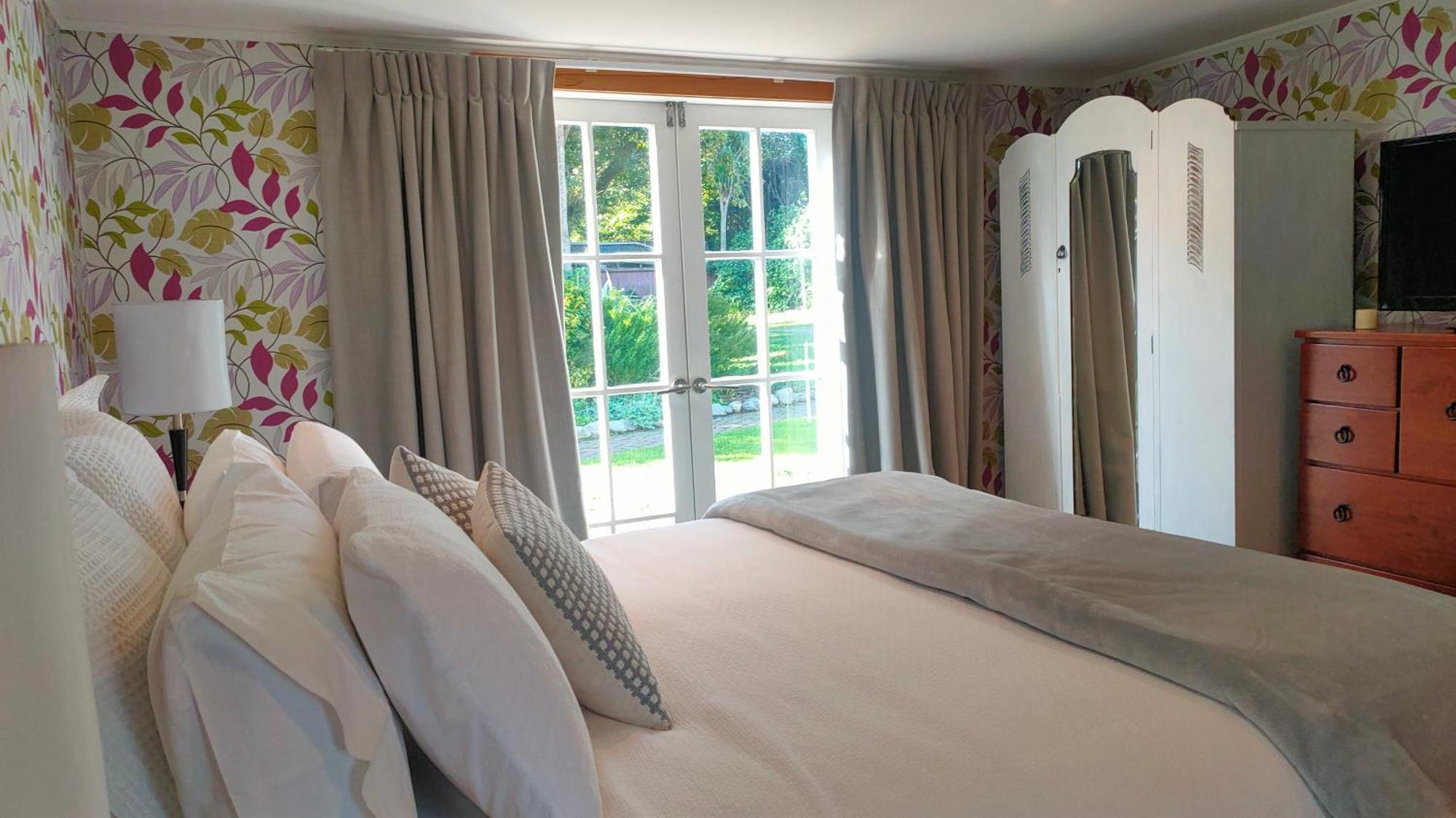 The Oaks- A Beautifully Appointed 1890S Villa Featherston Eksteriør billede